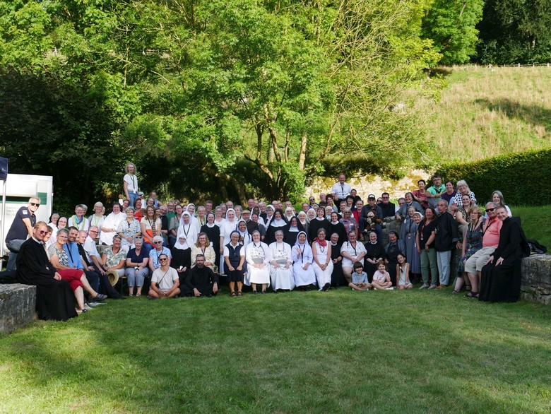 Gruppenbild aller Aussteller auf dem Klostermarkt 2024