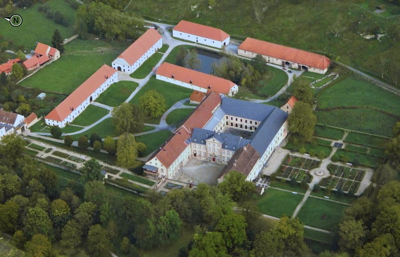 Blick von oben auf die Dalheimer Klosteranlage.